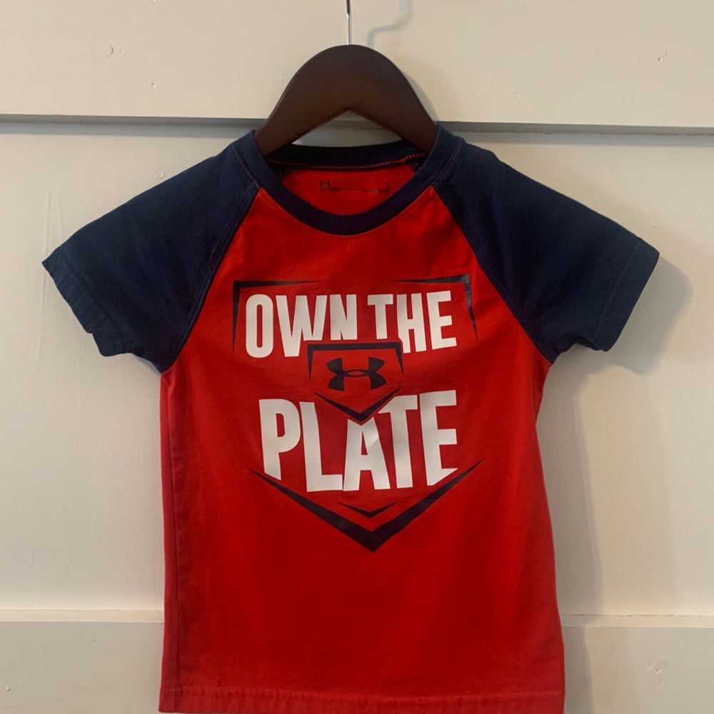 Toddler boys under Armour T-shirt